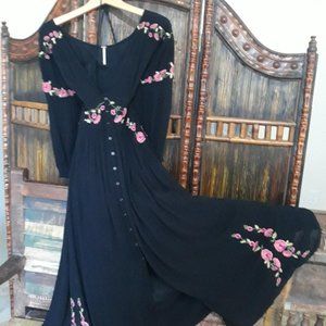 FREE PEOPLE DRESS EMBROIDERED - SIZE M- BLACK